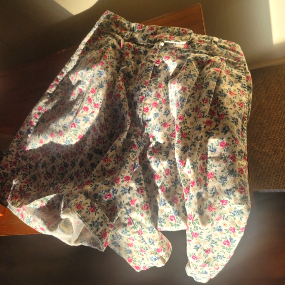 Floral woman's shorts